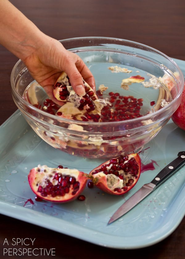 How to extract pomegranate arils