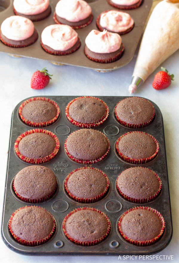 Making Chocolate Buttermilk Cupcakes with Strawberry Cream Frosting #valentinesday