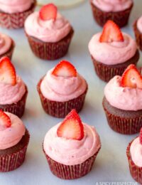Chocolate Buttermilk Cupcakes with Strawberry Cream Frosting #valentinesday