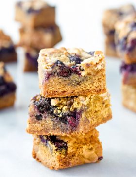 Blueberry White Chocolate Blondies Recipe #summer