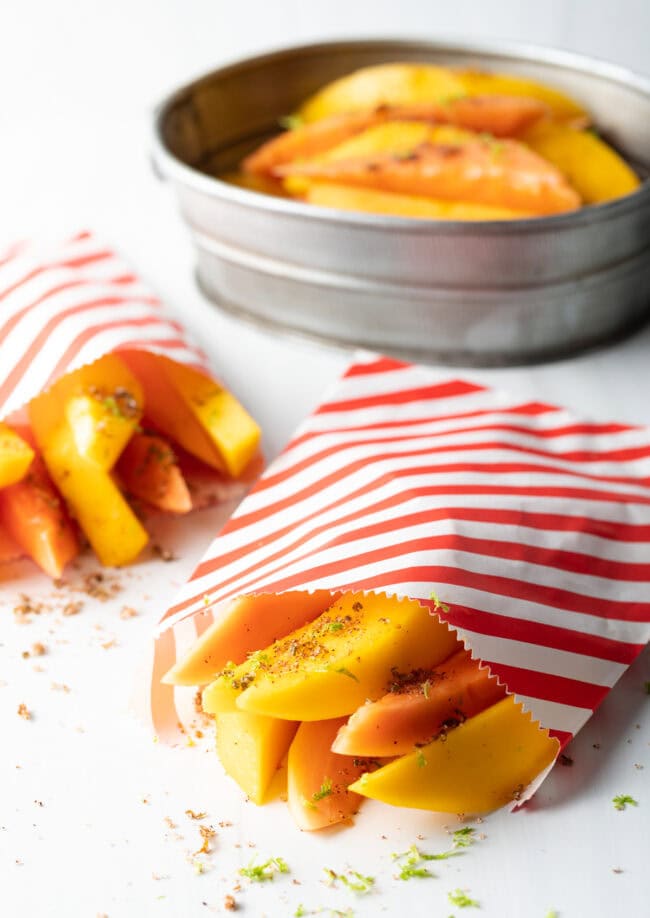 Mango con chile in bags. 