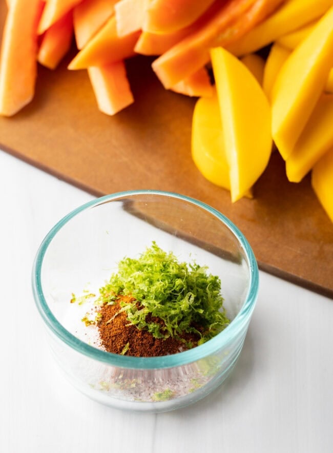 Spice blend for fruits.