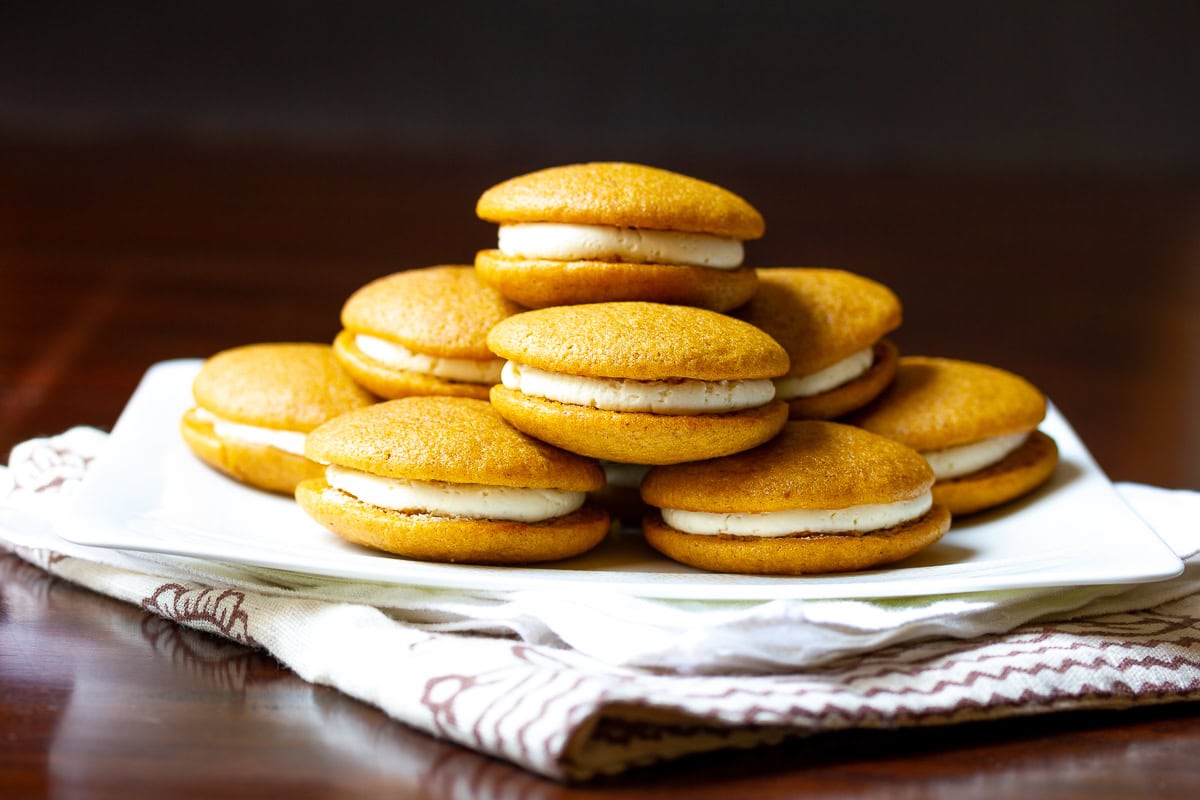 pumpkin whoopie pies