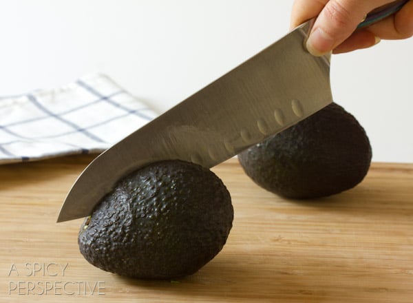 How to Cut Avocados - Step 1 #howto #avocado #cookingtips