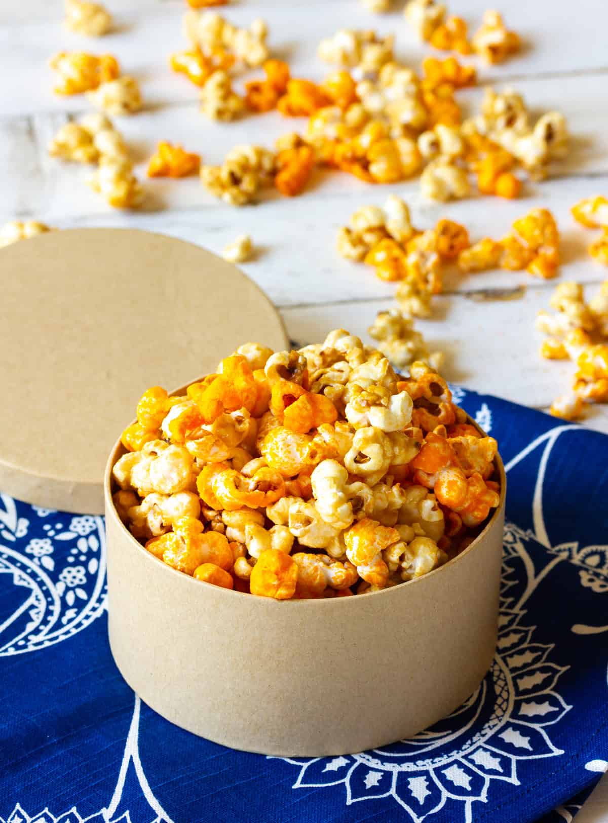 chicago caramel cheese popcorn in gift box