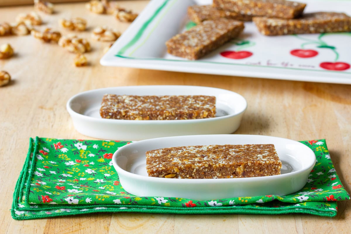 Homemade Larabar Snack Bar Recipe A Spicy Perspective