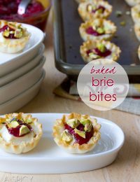 Baked Brie Bites - Easy and Elegant Appetizers #holiday #appetizers #thanksgiving #christmas