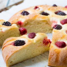 Easy Berry Focaccia #bread #focaccia #italian #berries