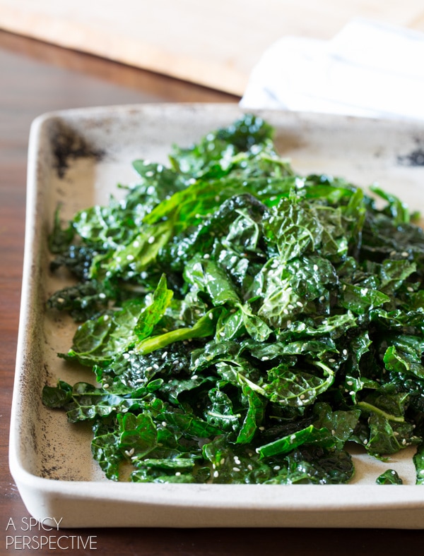 Simple Crispy Kale and Quinoa Salad #healthy #glutenfree #vegan #quinoa #kale