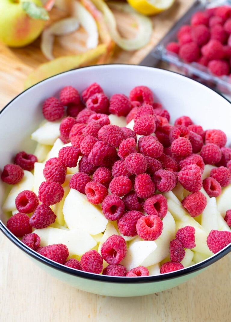 Raspberry Apple Pie - A Spicy Perspective