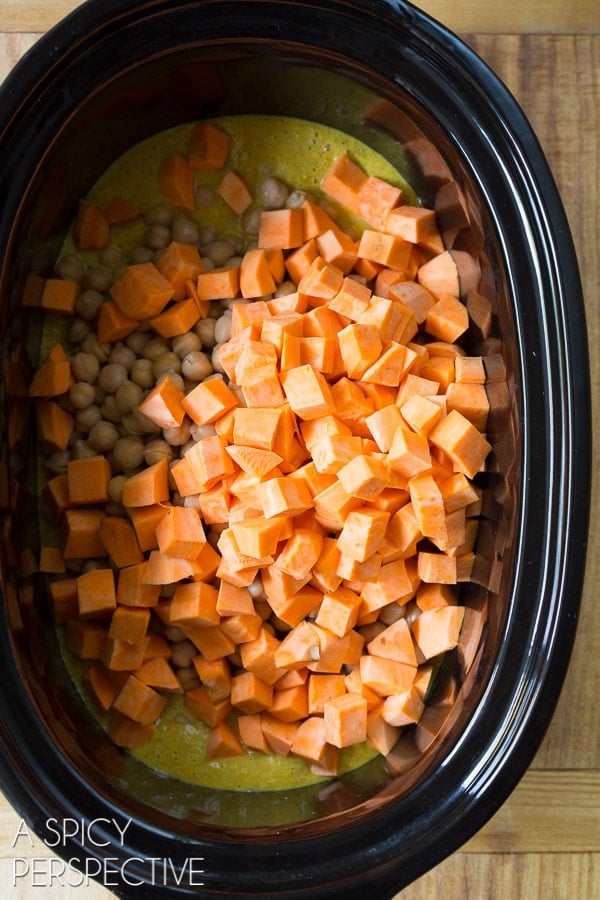 Crockpot Chickpea Curry Recipe (VIDEO) - A Spicy Perspective