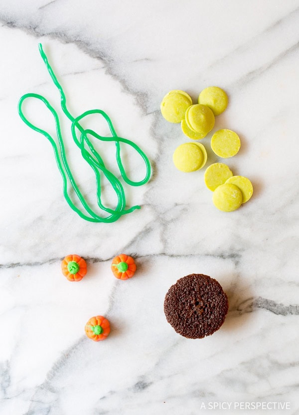 5 Easy Halloween Treats Made with Brownie Bites - 73