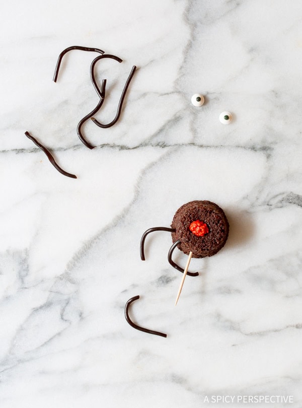 5 Easy Halloween Treats Made with Brownie Bites - 47
