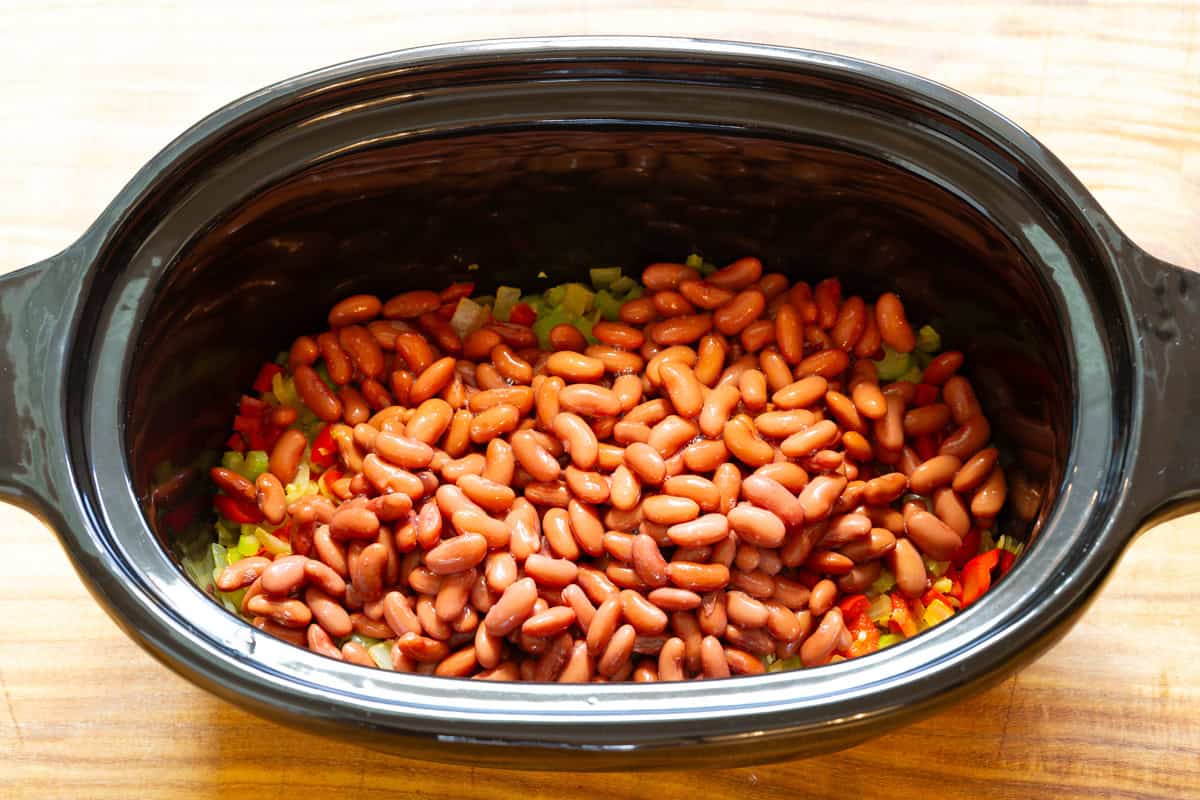 Beans and vegetables in crock pot