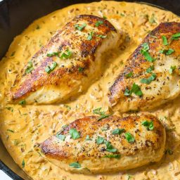 Healthy & Creamy Roasted Red Pepper Chicken Skillet Recipe | ASpicyPerspective.com