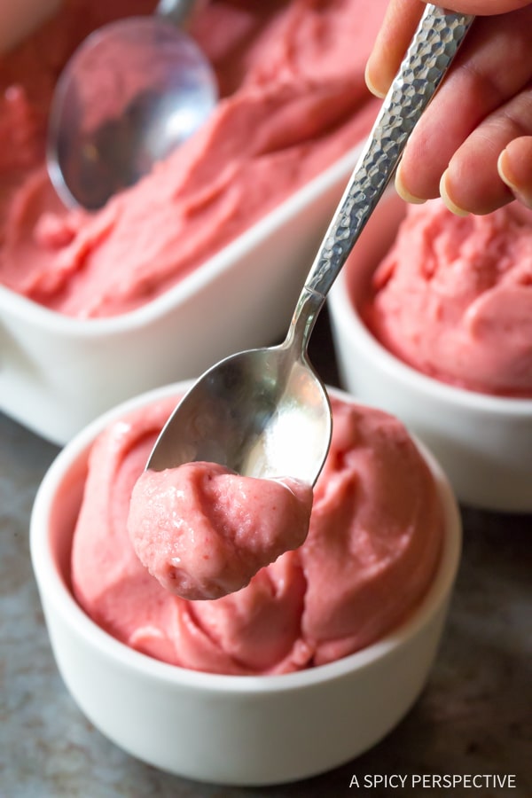 Best Healthy 5-Minute Strawberry Pineapple Sherbet Recipe #summer