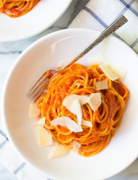 Roasted Red Pepper Marinara Recipe (Vegan, Gluten Free & Delicious!)