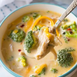 Skinny Creamy Chicken Broccoli Soup Recipe