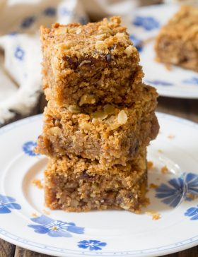 Breakfast Oat Bar Recipe #GlutenFree #Vegan #ASpicyPerspective
