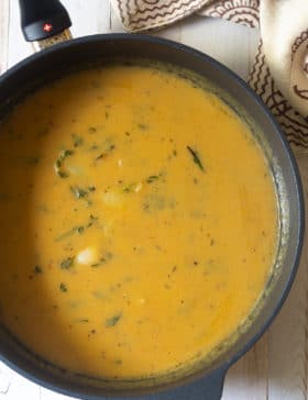How To Make Turkey Gravy (Homemade Turkey Gravy Recipe) #ASpicyPerspective #Thanksgiving