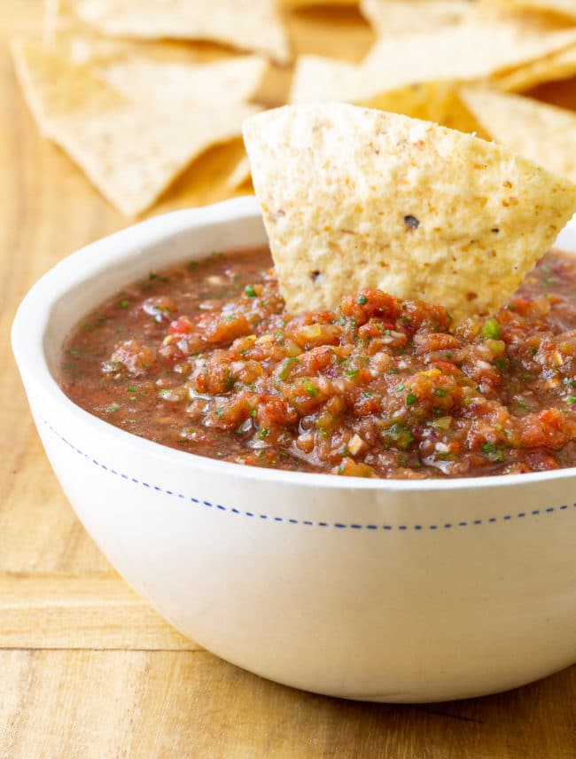 The Best Homemade Salsa Recipe (Quick, Healthy & Delicious!) #ASpicyPerspective #salsa #mexican #cincodemayo #fresh #homemade #best