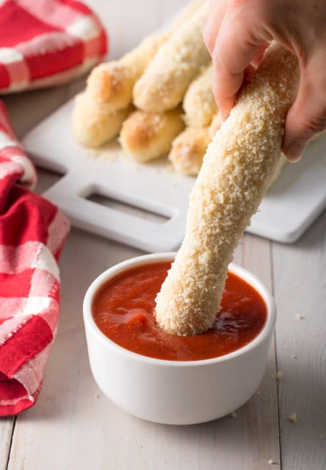 Crazy bread that can be dunked in marinara sauce