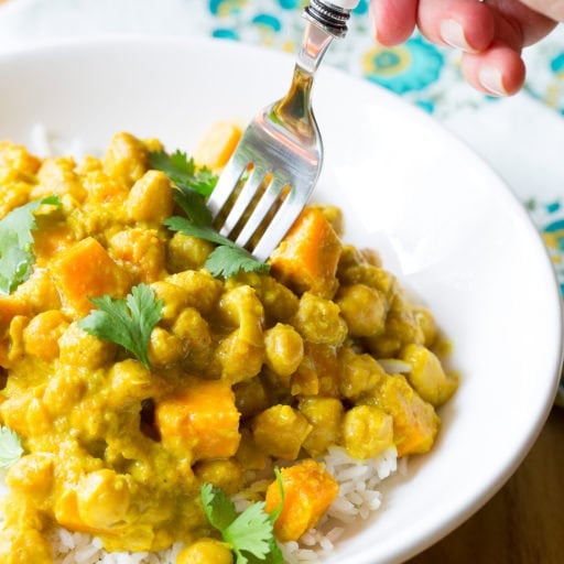 Crockpot Chickpea Curry Recipe (VIDEO) - A Spicy Perspective