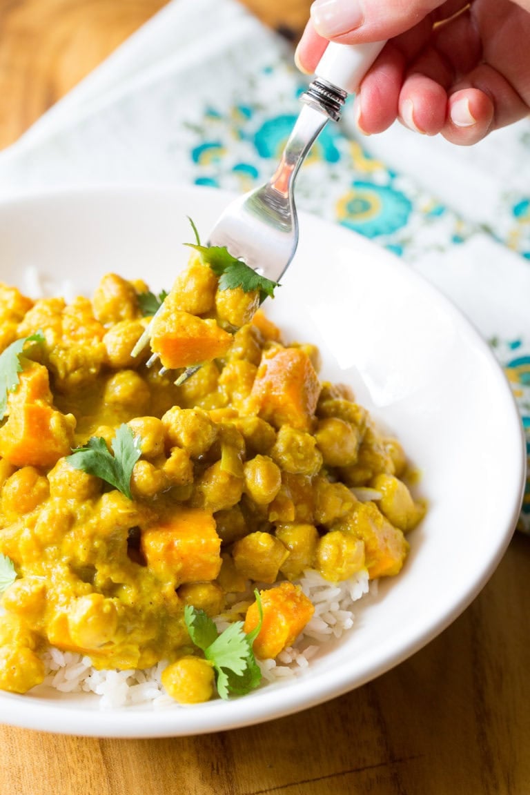 Crockpot Chickpea Curry Recipe (VIDEO) A Spicy Perspective