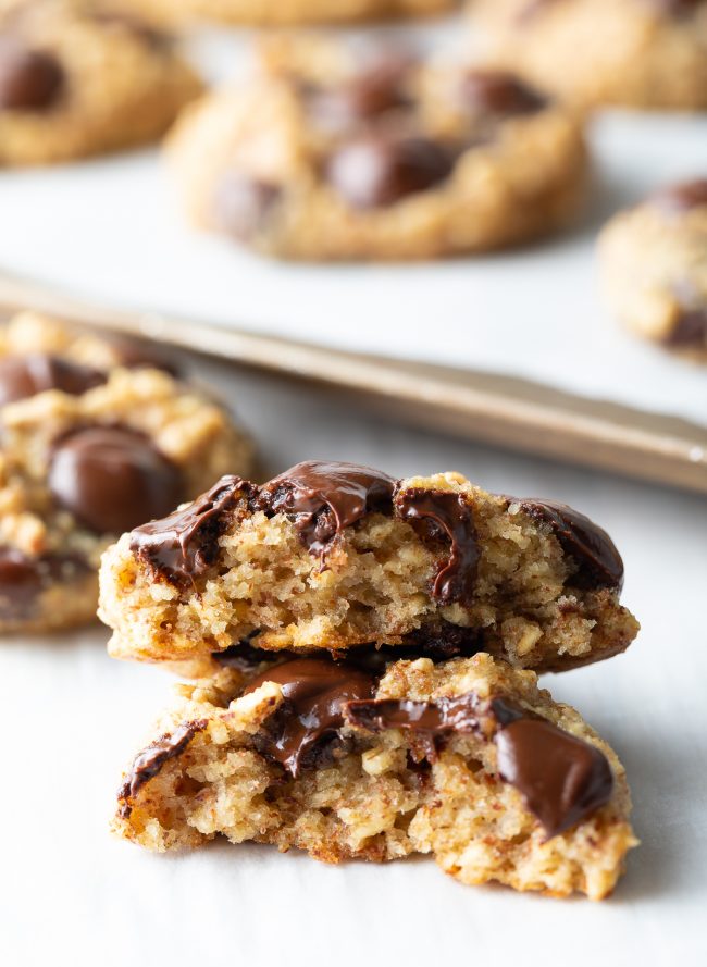 banana bread cookies with oatmeal and chocolate chips