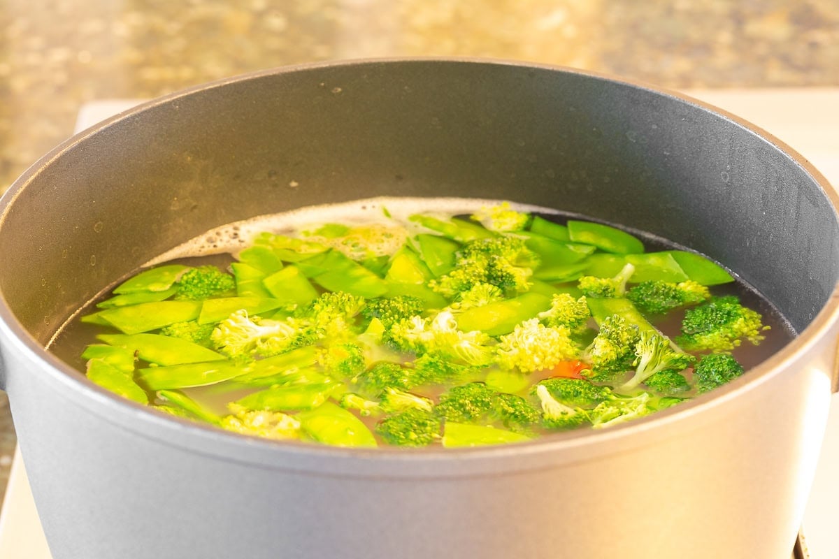 Skinny Pasta Primavera Recipe (VIDEO) - A Spicy Perspective