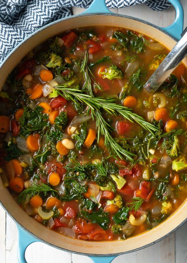 white bean and kale vegan soup
