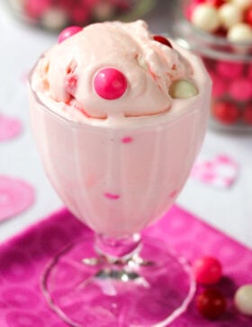 Bubble gum ice Cream in glass cups