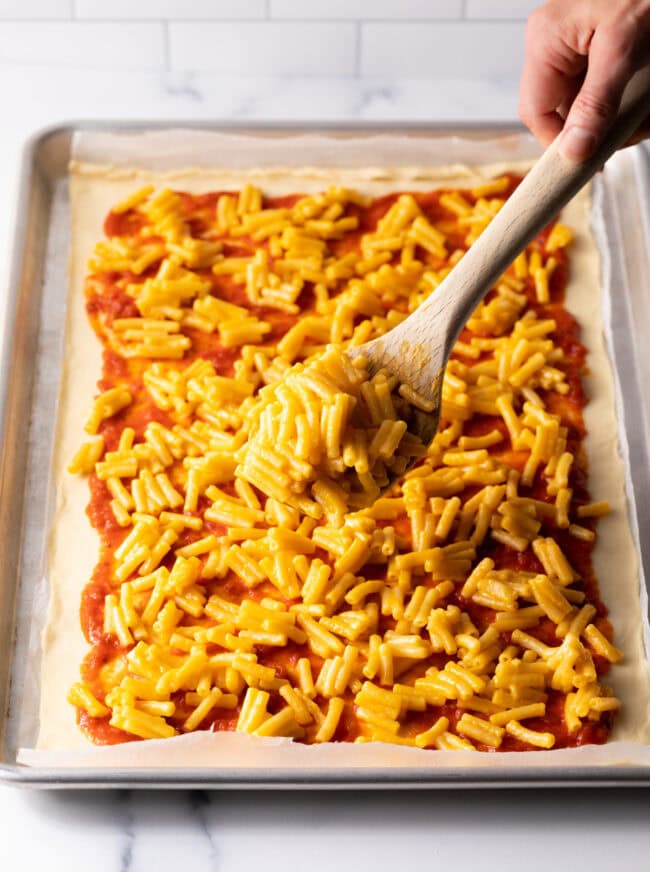 Mac and Cheese Pizza Recipe - 12