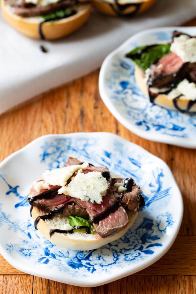 5 Ingredient Bagel Bites with Steak and Blue Cheese - 93