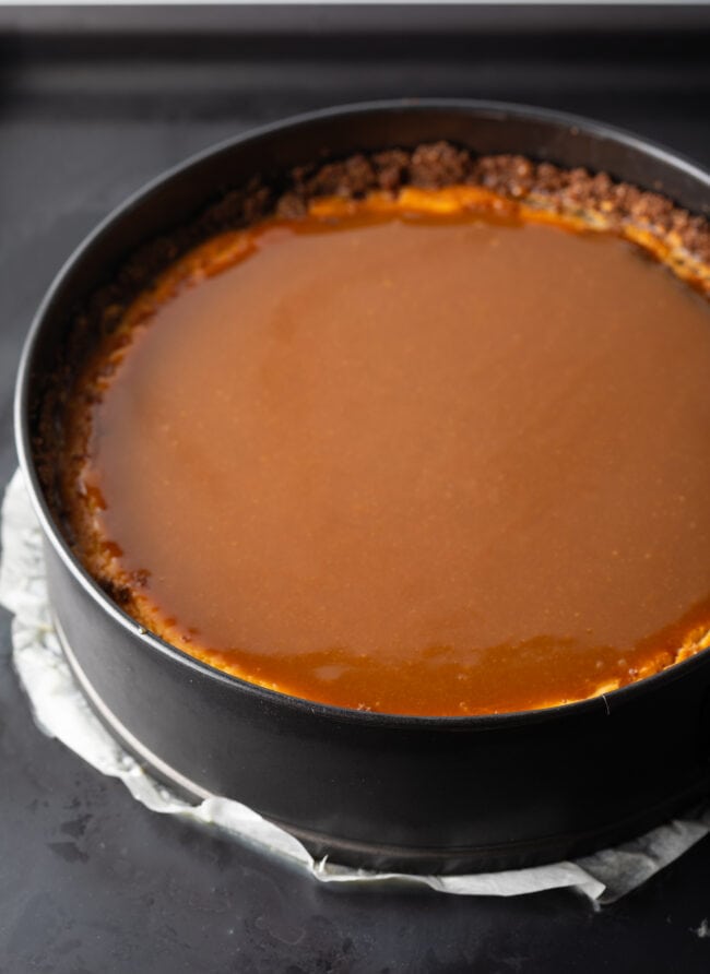 Top of the cake topped with caramel.