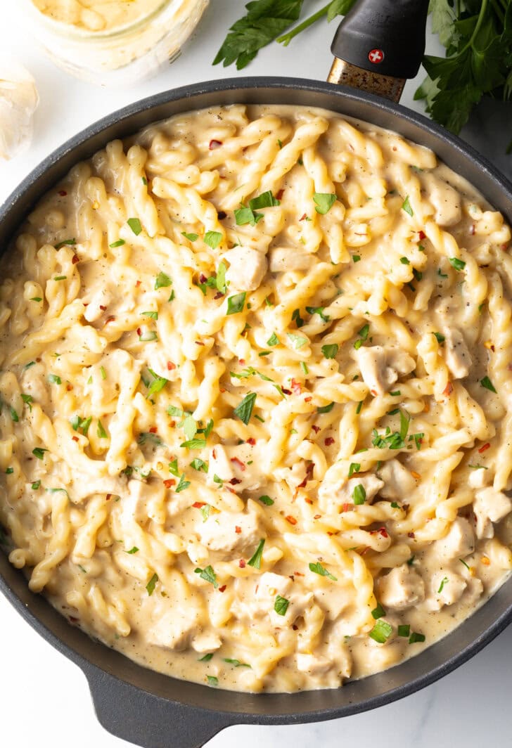 Garlic Parmesan Chicken Pasta  One Pot   - 18