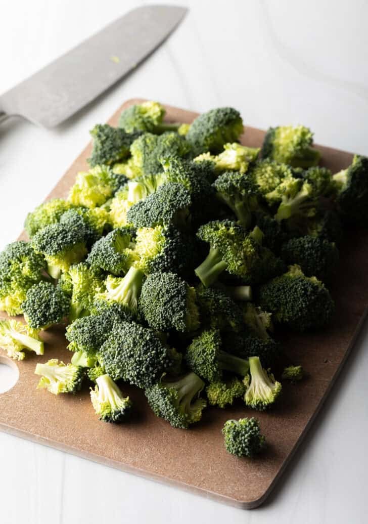 How to boil broccoli to add to other recipe - cutting broccoli into florets.